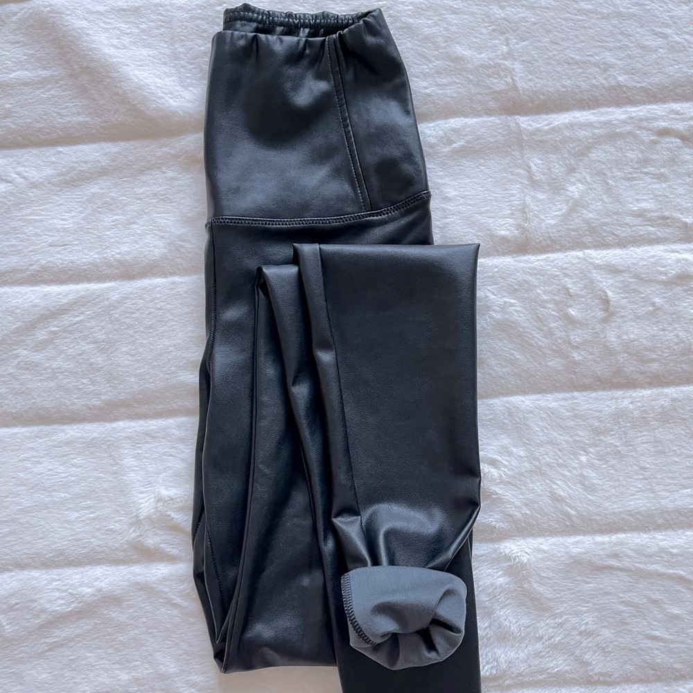 Aritzia Daria Pant, XS- High Rise Vegan Leather Legging